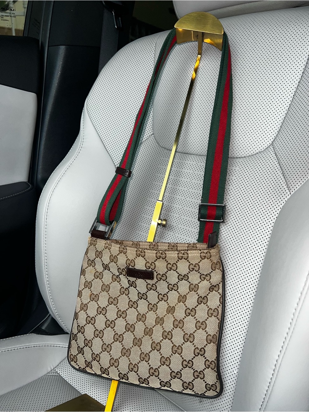Gucci Beige GG Supreme Crossbody with Green-Red Web Strap - Picture 3 of 10